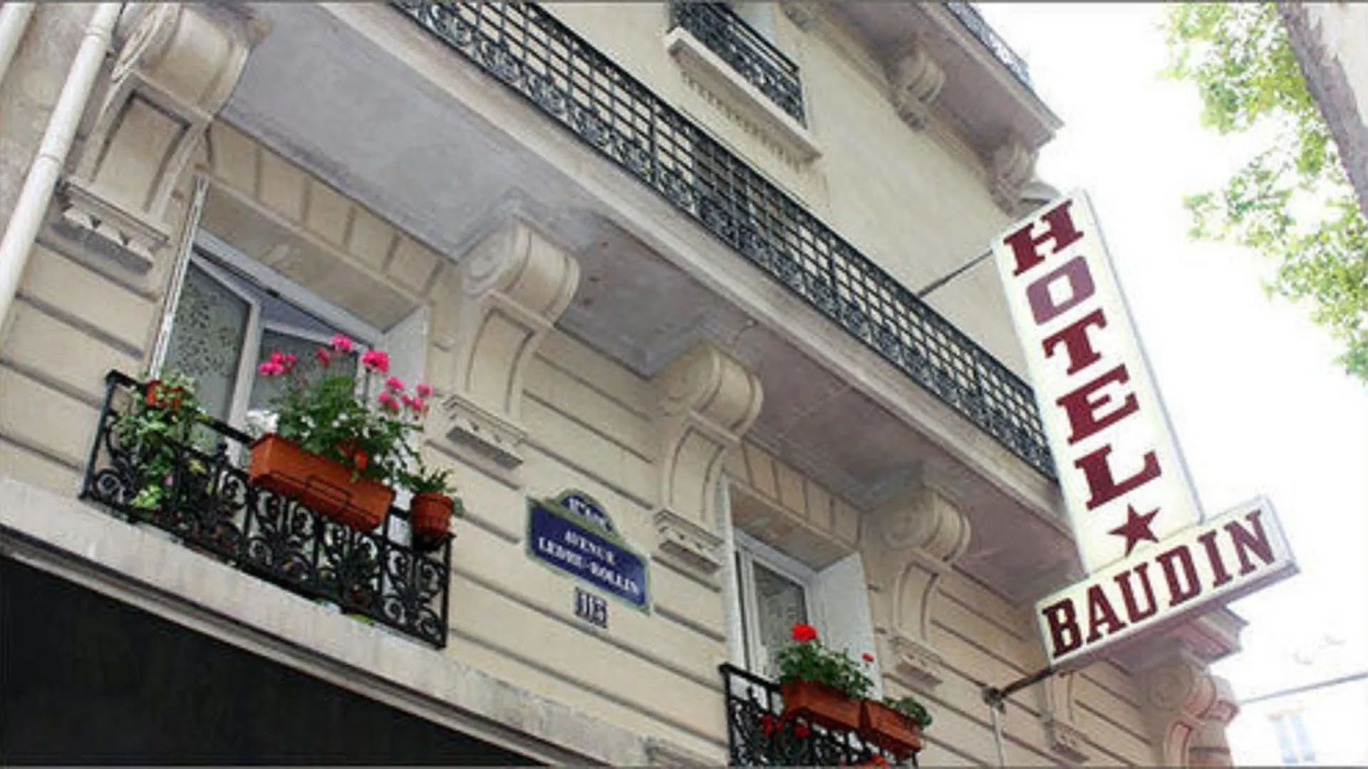 Otel Baudin 2*